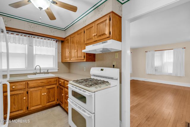 180 Tinton Avenue, Eatontown, NJ 07724