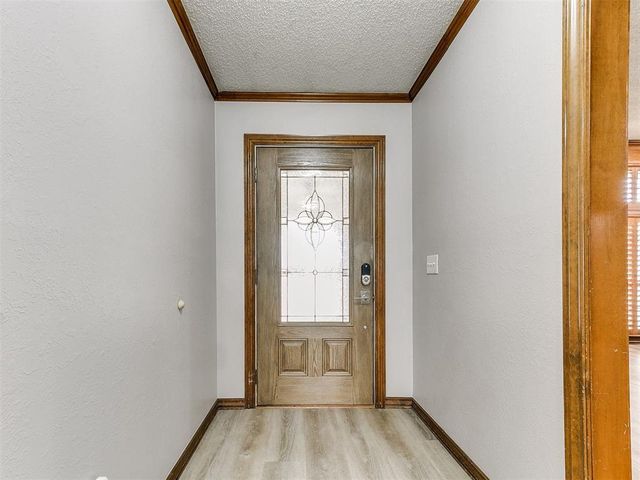 1820 E Main Street, Moore, OK 73160