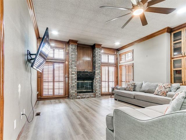 1820 E Main Street, Moore, OK 73160