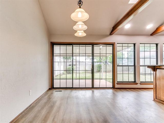 1820 E Main Street, Moore, OK 73160