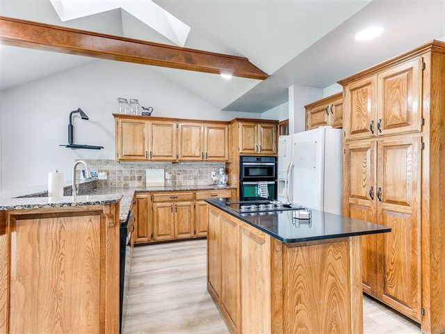 1820 E Main Street, Moore, OK 73160