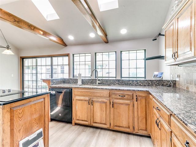 1820 E Main Street, Moore, OK 73160