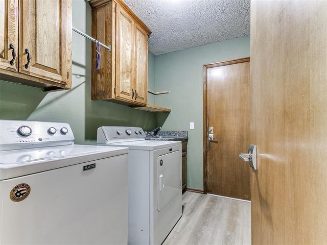 1820 E Main Street, Moore, OK 73160