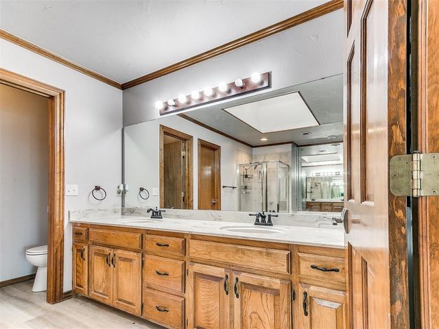 1820 E Main Street, Moore, OK 73160