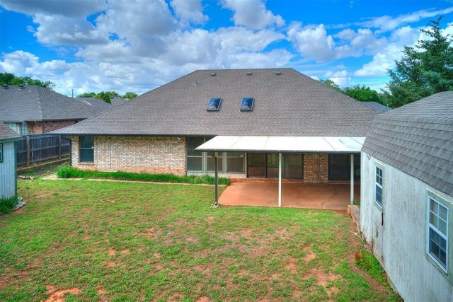 1820 E Main Street, Moore, OK 73160