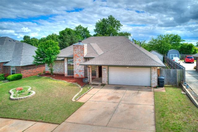 1820 E Main Street, Moore, OK 73160