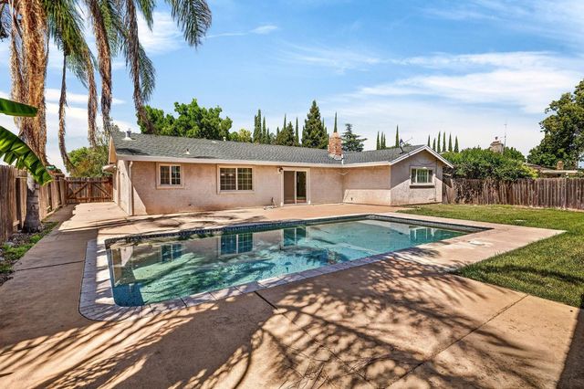 2964 Kennedy Dr, Yuba City, CA 95993