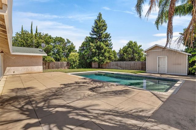2964 Kennedy Dr, Yuba City, CA 95993