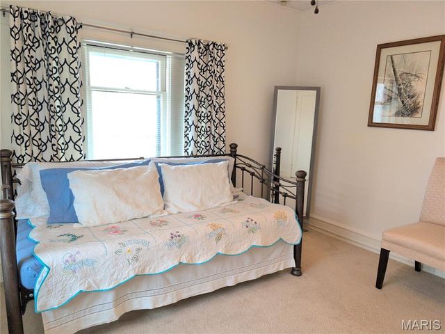 7120 Lindell Boulevard, University City, MO 63130