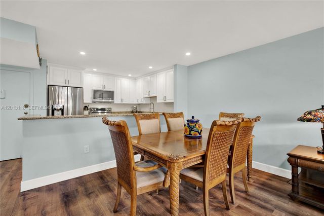 1516 S Lakeside Drive 105, Lake Worth, FL 33460