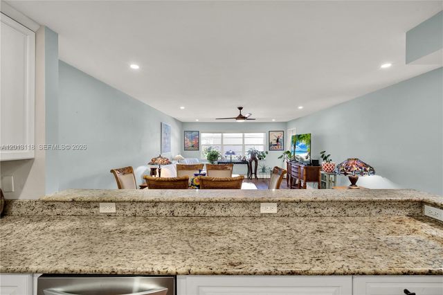 1516 S Lakeside Drive 105, Lake Worth, FL 33460