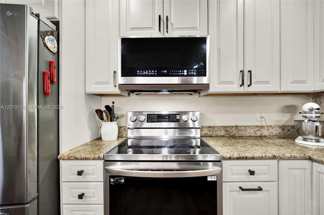 1516 S Lakeside Drive 105, Lake Worth, FL 33460