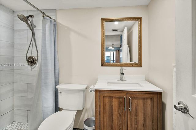 1516 S Lakeside Drive 105, Lake Worth, FL 33460