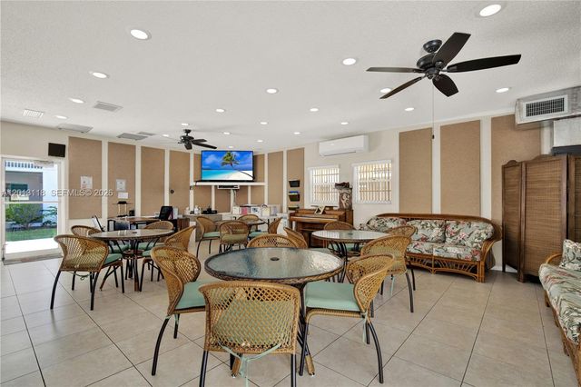 1516 S Lakeside Drive 105, Lake Worth, FL 33460