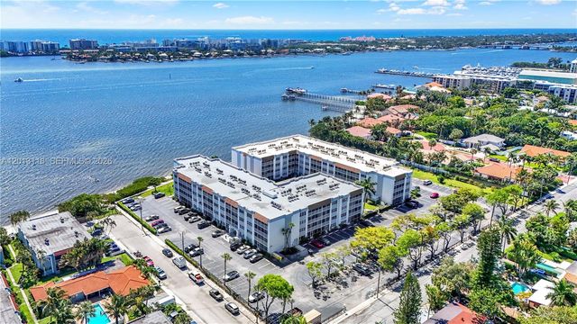 1516 S Lakeside Drive 105, Lake Worth, FL 33460