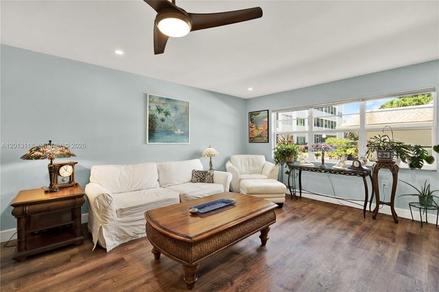 1516 S Lakeside Drive 105, Lake Worth, FL 33460