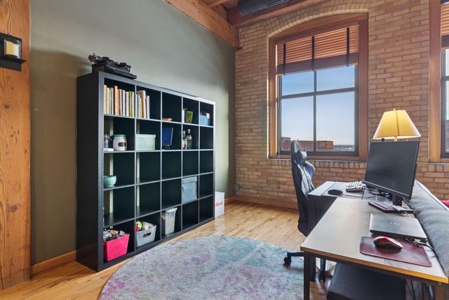 289 5th Street E 403, Saint Paul, MN 55101