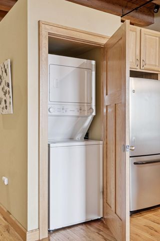 289 5th Street E 403, Saint Paul, MN 55101