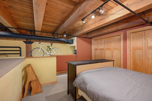 289 5th Street E 403, Saint Paul, MN 55101