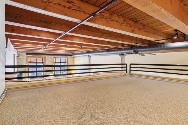 289 5th Street E 403, Saint Paul, MN 55101