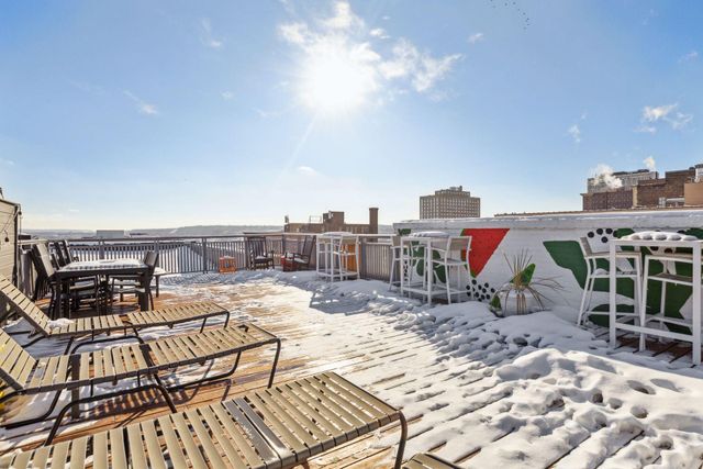 289 5th Street E 403, Saint Paul, MN 55101