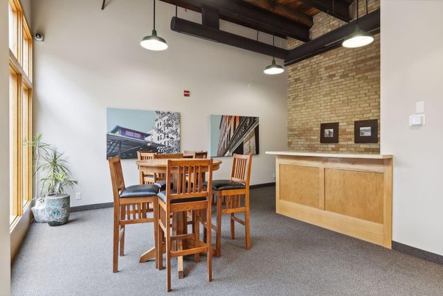 289 5th Street E 403, Saint Paul, MN 55101