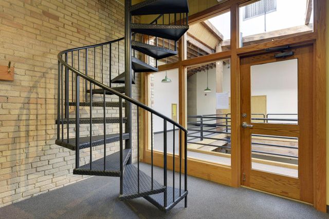 289 5th Street E 403, Saint Paul, MN 55101