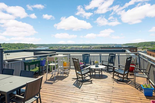 289 5th Street E 403, Saint Paul, MN 55101