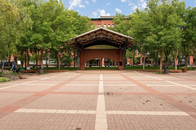 289 5th Street E 403, Saint Paul, MN 55101