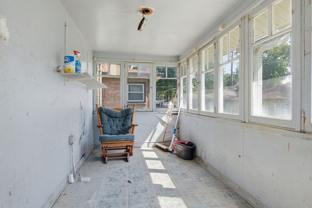 1112 S Taylor Avenue, Oak Park, IL 60304
