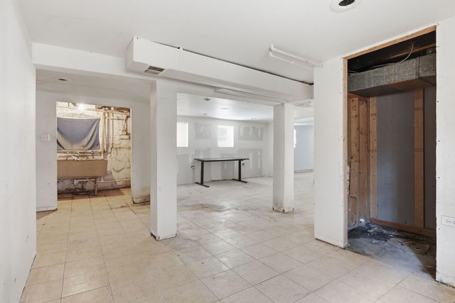 1112 S Taylor Avenue, Oak Park, IL 60304