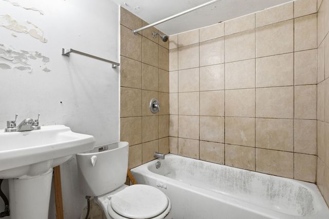 1112 S Taylor Avenue, Oak Park, IL 60304