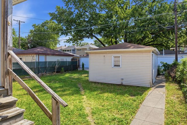 1112 S Taylor Avenue, Oak Park, IL 60304