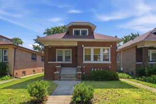 1112 S Taylor Avenue, Oak Park, IL 60304