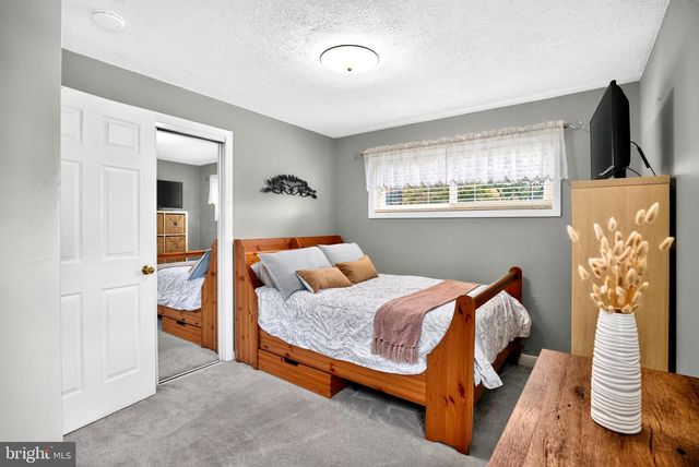 29 EVANS RD, Norristown, PA 19403