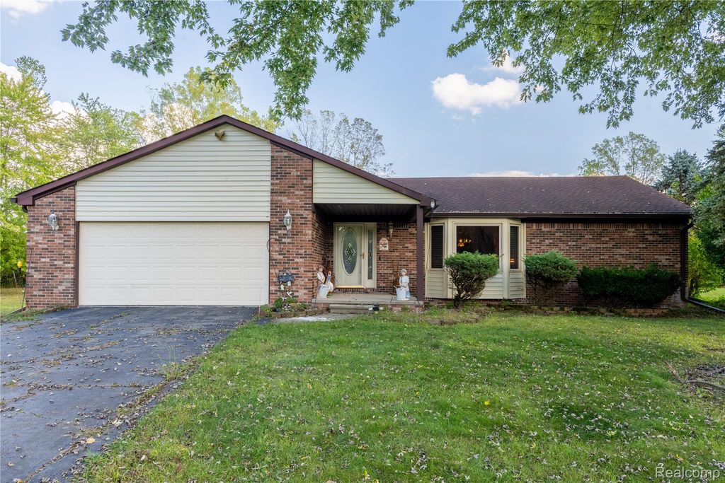 28237 W Huron River Drive, Flat Rock, MI 48134