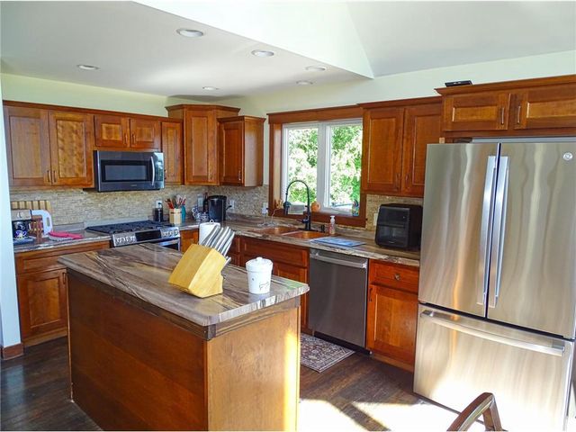 E560 Cedar Road, Eau Claire, WI 54701