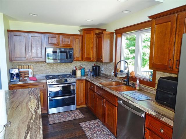 E560 Cedar Road, Eau Claire, WI 54701