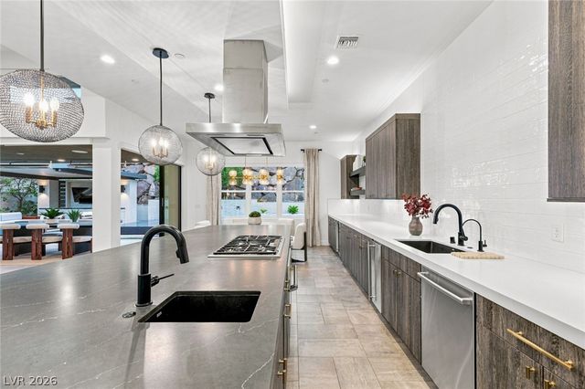 2211 Overlook Canyon Lane, Henderson, NV 89052