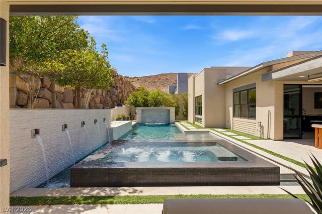 2211 Overlook Canyon Lane, Henderson, NV 89052