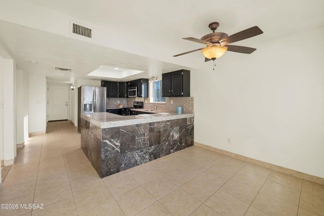 1015 N Camino Del Codorniz, Tucson, AZ 85748