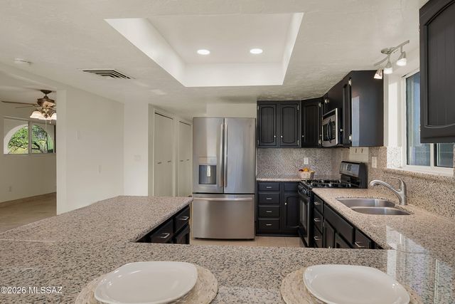 1015 N Camino Del Codorniz, Tucson, AZ 85748