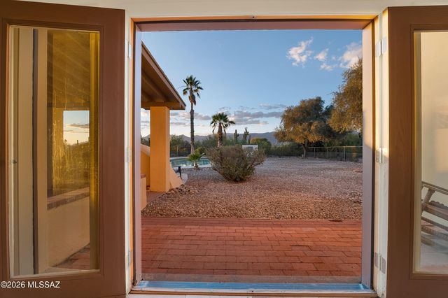 1015 N Camino Del Codorniz, Tucson, AZ 85748