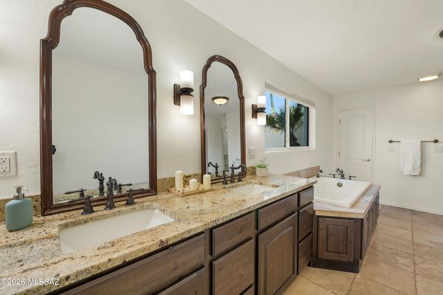 1015 N Camino Del Codorniz, Tucson, AZ 85748