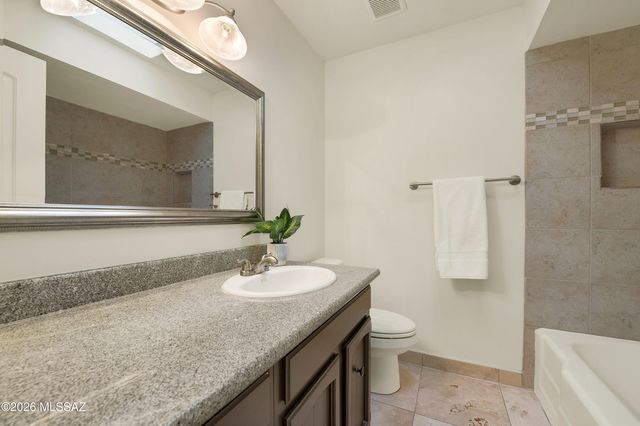 1015 N Camino Del Codorniz, Tucson, AZ 85748
