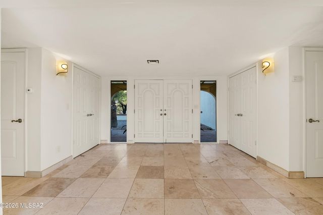 1015 N Camino Del Codorniz, Tucson, AZ 85748