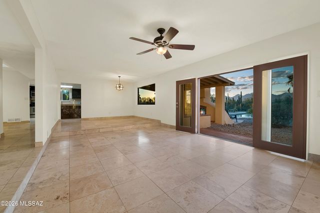 1015 N Camino Del Codorniz, Tucson, AZ 85748