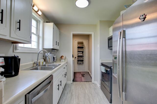 112 Pappy Dr, Oak Grove, KY 42262