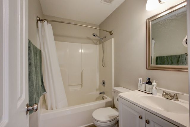 112 Pappy Dr, Oak Grove, KY 42262