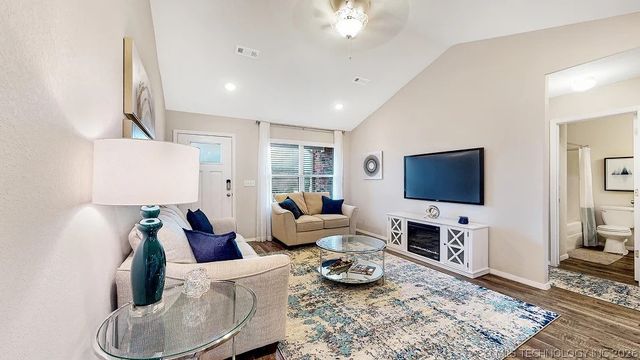 3007 S 16th Place, Broken Arrow, OK 74012